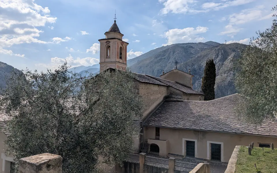 Le Monastère de Saorge et les montagnes alentour